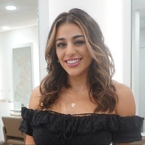 Meet your Posher, Dominique